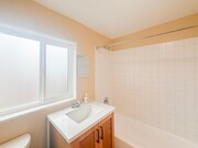 Photo - 574-576 MCINTOSH STREET Unit MCI574
