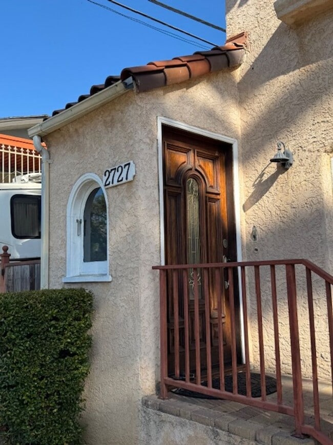 Photo - DE SOTO 2727-2729 Unit 2727