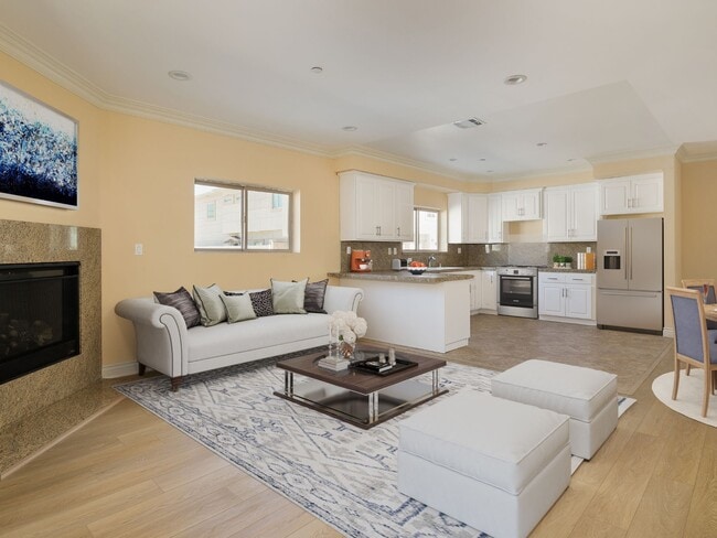 Photo - 4952 W 112th St