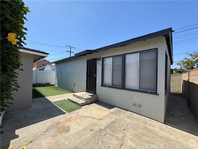 Building Photo - 4213 166th St Rental