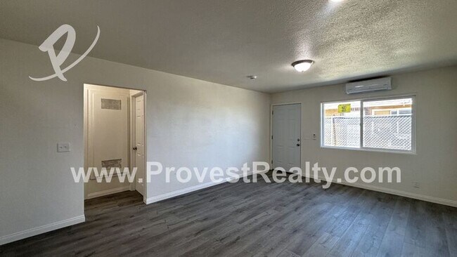 Photo - 11800 White Ave