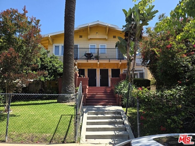 Building Photo - 367 N Avenue 52 Unit 367