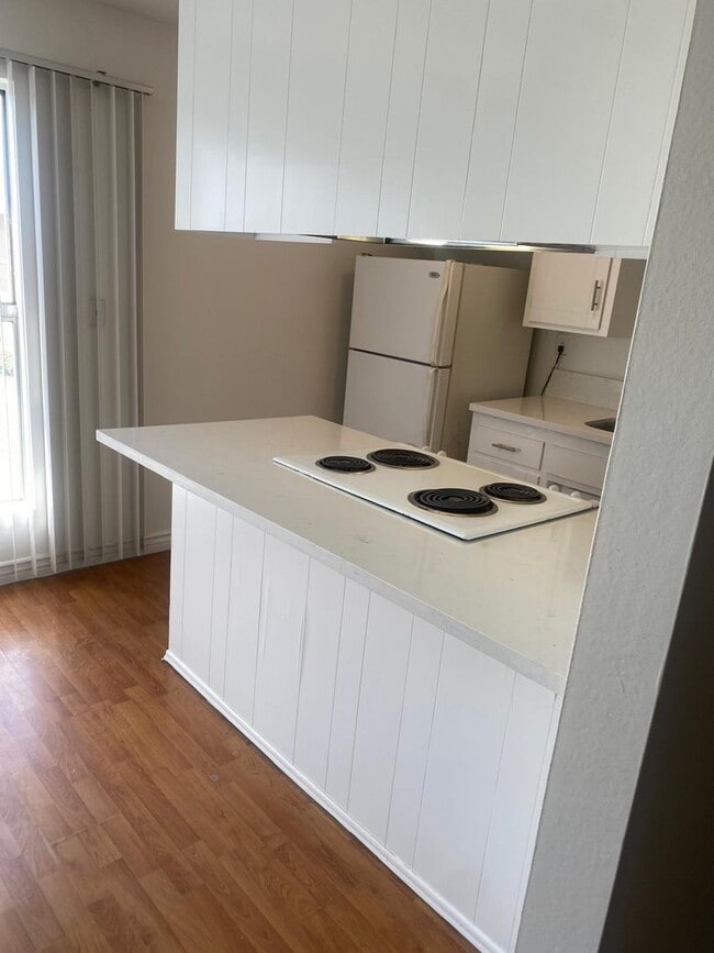 Building Photo - 1 BE/1 BA Renovated Apartment For Rent!