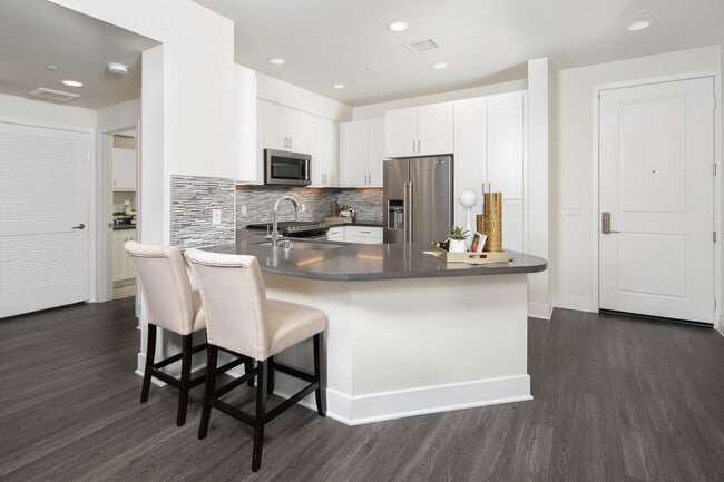 Photo - Island View Apartments