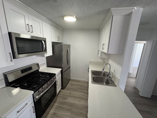 Photo - 1221 N Spaulding Ave Apartment Unit 207