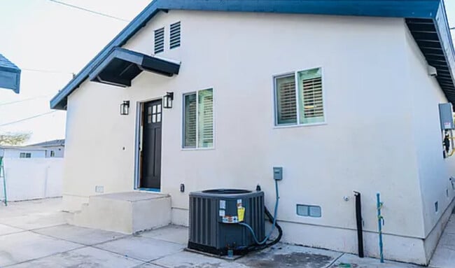Photo - 2203 N Brighton St House