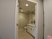 Photo - 5143 White Oak Ave Unit 102