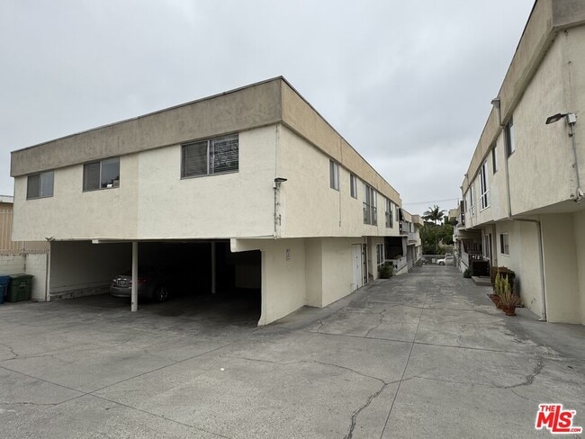 Photo - 563 E Hazel St Unit 6