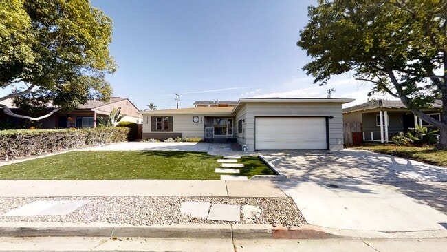 5BD/2BA on MARY LANE! - 5BD/2BA on MARY LANE! Townhome