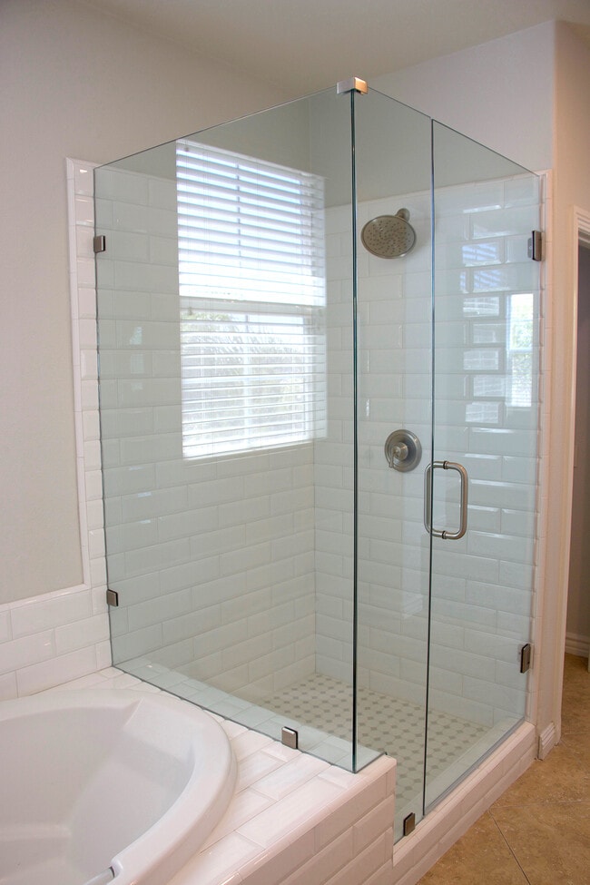 Master Bath - 2 Cousteau Ln