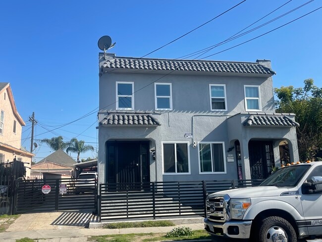 Photo - 3710 Wall St Unit 3712 Wall St