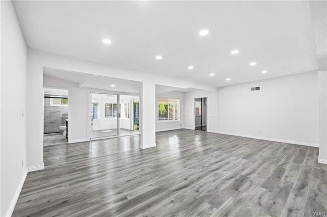 Photo - 10418 Gothic Ave