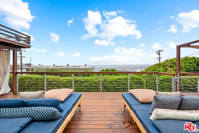 Building Photo - 25143 Malibu Rd Rental