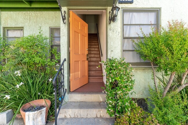 Photo - 6617 Waring Ave Unit 2