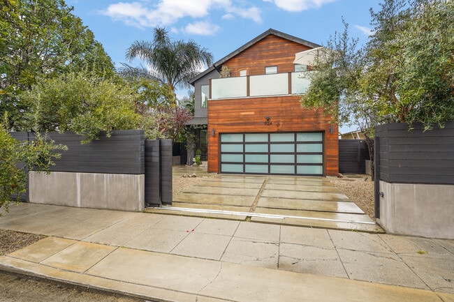 Photo - 924 Vernon Ave