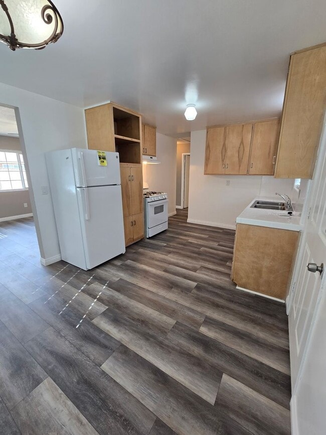 Photo - 16109 Spruce St Unit #B