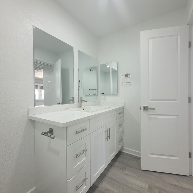 Photo - Premier of West Lancaster