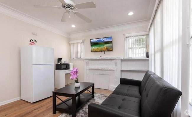 Building Photo - 1163 W 38th St Unit 1 Rental