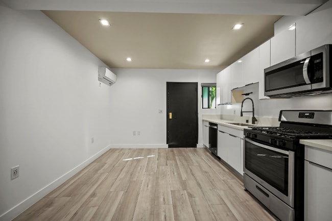 Photo - 1139 Bellevue Ave Unit 1147A