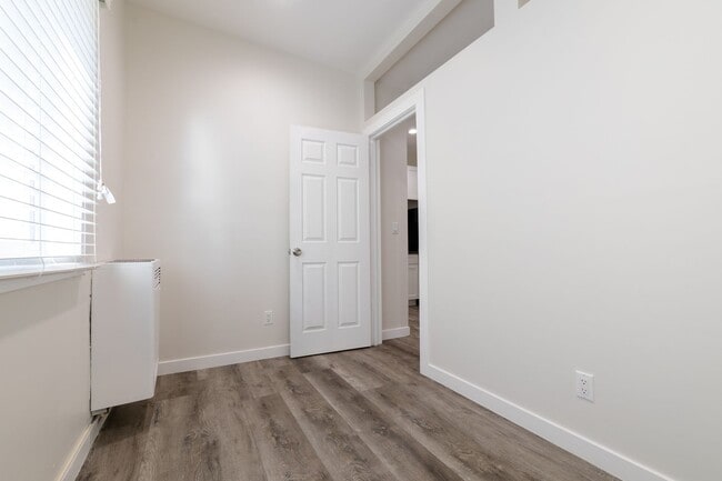 Photo - Cozy and Vibrant Junior Bedrooms in Boyle Heights