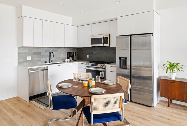 1 Bedroom - 1112 Locust