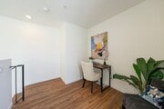 Photo - 527 S Wilton Pl Apartments