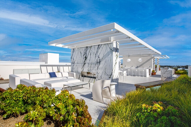 Photo - 1550 Lincoln Boulevard Santa Monica, CA 90401