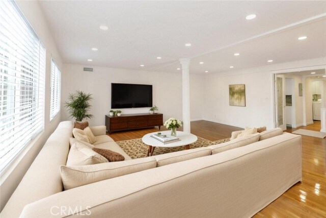 Photo - 1610 N Hoover St Townhome
