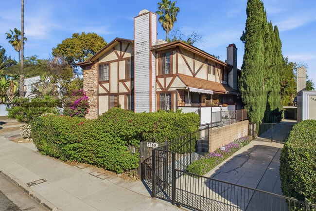 Exterior - 1348 N Orange Dr Unit #4