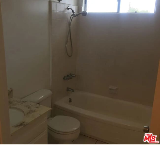 Photo - 14435 Tiara St