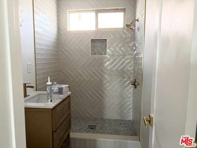 Photo - 1336 W 37th Dr Unit 3