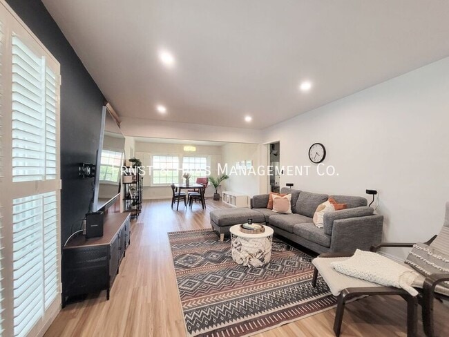 Photo - 5632 Hazelbrook Ave