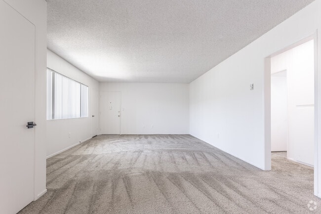 2BR, 2BA - 1,038-1,187SF - Living Room - 21025 Victor St.