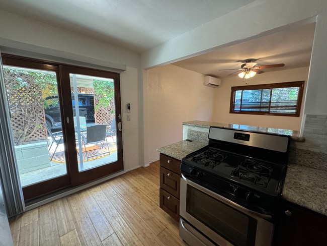 Building Photo - 2024 Dawson Ave Unit 2024