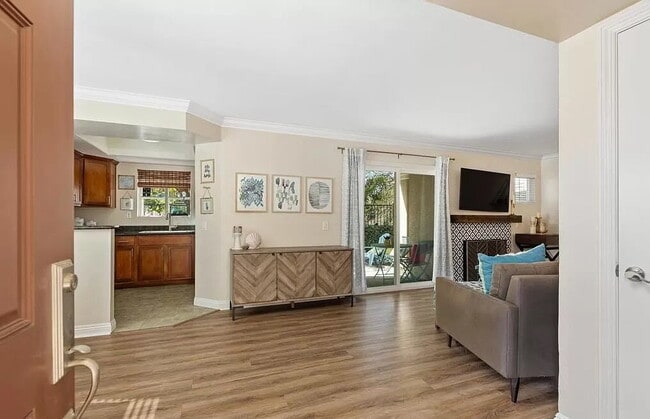 Building Photo - Upscale Living at Its Finest