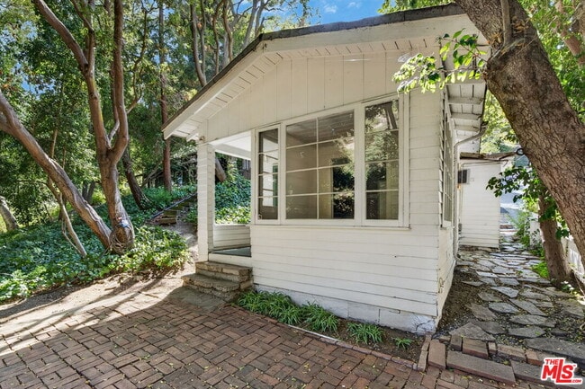 Photo - 1723 N Beverly Glen Blvd