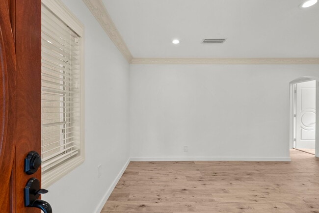 Photo - 18621 Bryant St