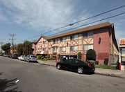 Photo - London Arms -14100-14030 CHADRON AVE Apartments