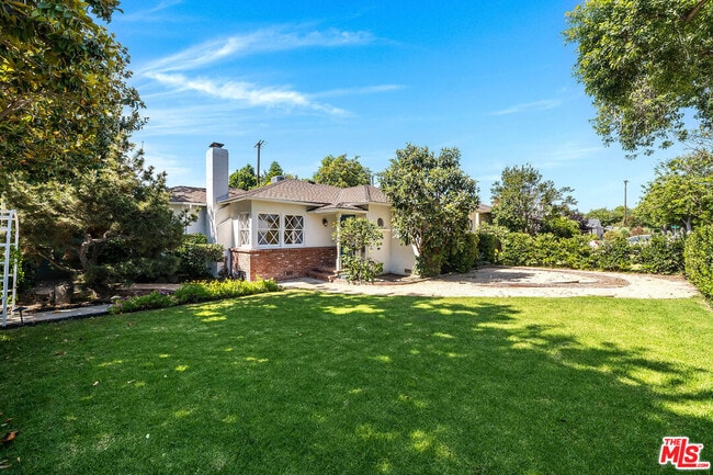 Photo - 1400 W Clark Ave