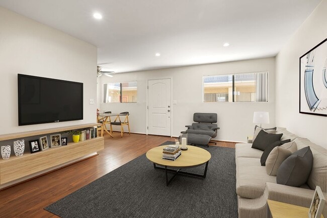 Photo - Topanga Terrace Apartments