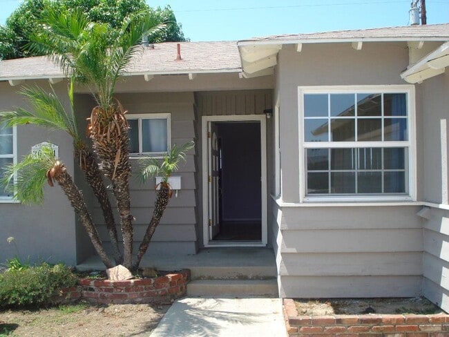 Photo - TORRANCE 3 BEDROOM 2 BATHROOM HOUSE FOR LEASE! AVAILABLE 4/1