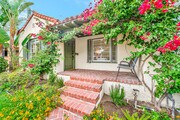 Photo - 546 S Beachwood Dr House