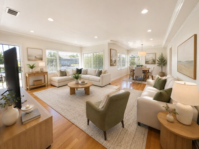 Photo - LARGE 4 Bedroom Home on Mesita! (Enclosed Back Yard!!)