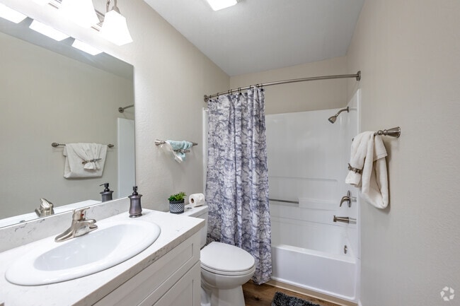 2BD, 2BA - 840SF - Secondary Bathroom - Cypress Terrace