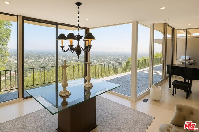 Photo - 3873 Beverly Ridge Dr