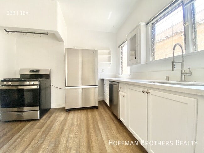 Photo - 362 1/2 N Sierra Bonita Ave