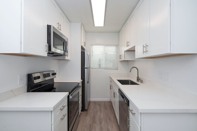 2 Bedroom in PB with Access to Parking, Po... - 2 Bedroom in PB with Access to Parking, Po... Apartment Unit A