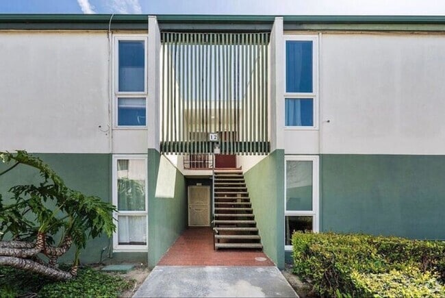 Building Photo - Condo Unit Available