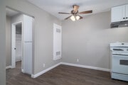 1BR, 1BA - 635SF - Dining Room - 1356 W Stoneridge Ct.