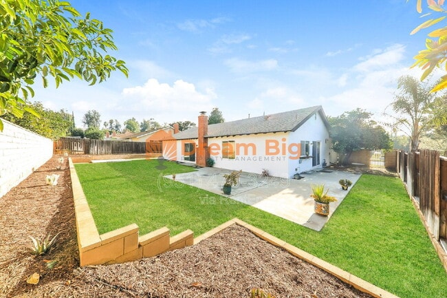 Photo - 2877 Sandberg St